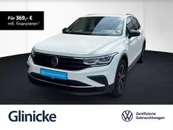 Pure white Gebraucht 2023 VW Tiguan Active SUV | 34.440 € (Guter Preis)