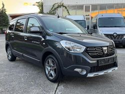 Grau Gebraucht 2019 Dacia Lodgy Stepway Van / Kleinbus | 7.990 € (Etwas zu teuer)