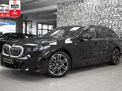 Saphirschwarz metallic Gebraucht 2025 BMW 520 M Sport Kombi | 48.700 € (Guter Preis)
