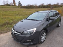 Grau Gebraucht 2016 Opel Astra Selection Kombi | 2.999 € (Fairer Preis)