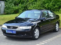 Schwarz Gebraucht 1999 Opel Vectra Sport Limousine | 2.999 € (Etwas zu teuer)