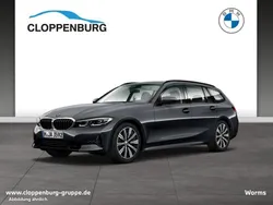 Grau Gebraucht 2022 BMW 320 Sport Line Kombi | 28.900 € (Guter Preis)