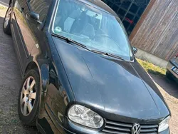 Schwarz Gebraucht 2003 VW Golf IV Kleinwagen | 650 € (Superpreis)
