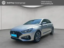 Shimmering silver Gebraucht 2023 Hyundai i30 Pure Limousine | 16.870 € (Guter Preis)