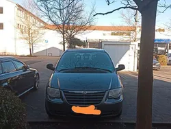 Grau Gebraucht 2008 Chrysler Voyager Clasic Van / Kleinbus | 2.500 €