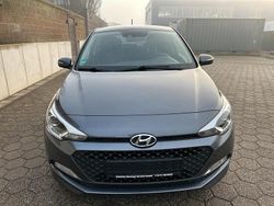 Grau Gebraucht 2018 Hyundai i20 Active Kleinwagen | 12.800 € (Fairer Preis)