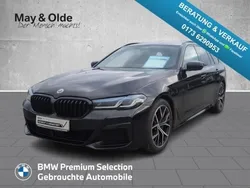 Black sapphire metallic (schwarz) Gebraucht 2022 BMW 540 Performance Kombi | 45.940 € (Guter Preis)
