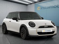 Weiß Gebraucht 2024 Mini Cooper S Favoured Kleinwagen | 31.649 € (Guter Preis)