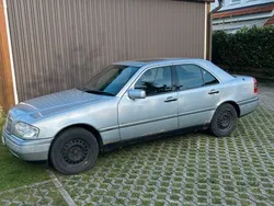 Silber Gebraucht 1995 Mercedes C220 Elegance Limousine | 2.900 €