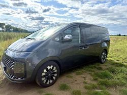 Grau Gebraucht 2022 Hyundai Staria Signature Van / Kleinbus | 40.999 € (Fairer Preis)
