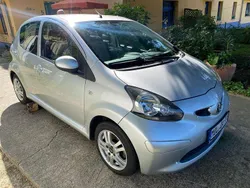 Silber Gebraucht 2009 Toyota Aygo Cool Kleinwagen | 2.000 € (Guter Preis)