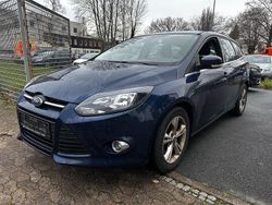 Blau Gebraucht 2012 Ford Focus Champions Edition Kombi | 2.690 € (Guter Preis)