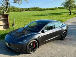 Grau Gebraucht 2024 Tesla Model 3 Performance Limousine | 53.500 €