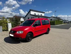 Rot Gebraucht 2009 VW Caddy Maxi Van / Kleinbus | 5.399 € (Fairer Preis)