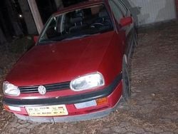 Rot Gebraucht 1995 VW Golf III Kleinwagen | 700 €