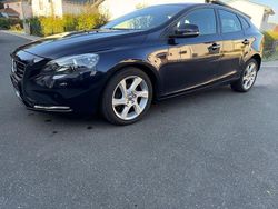 Blau Gebraucht 2016 Volvo V40 Kinetic Kombi | 10.500 € (Fairer Preis)