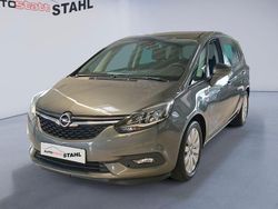 Lichtgrau Gebraucht 2018 Opel Zafira Van / Kleinbus | 19.900 €