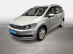 Oyster silver Gebraucht 2024 VW Touran Comfortline Van / Kleinbus | 28.577 € (Superpreis)