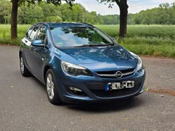 Blau Gebraucht 2015 Opel Astra Edition Kombi | 3.800 € (Teuer)