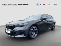 Sophistograu brillanteffekt me Gebraucht 2025 BMW 540 M Sport Kombi | 73.875 € (Fairer Preis)