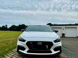 Weiß Gebraucht 2020 Hyundai i30 Limousine | 26.200 € (Fairer Preis)