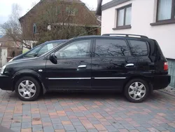 Schwarz Gebraucht 2003 Kia Carens Van / Kleinbus | 4.000 €