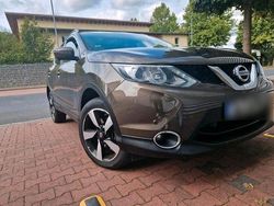 Braun Gebraucht 2016 Nissan Qashqai SUV | 17.600 € (Teuer)