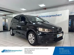 Schwarz Gebraucht 2023 VW Touran Comfortline Van / Kleinbus | 25.488 € (Fairer Preis)
