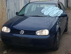 Blau Gebraucht 2001 VW Golf IV Limousine | 700 € (Guter Preis)