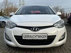 Weiß Gebraucht 2012 Hyundai i20 Edition Kleinwagen | 3.299 € (Fairer Preis)