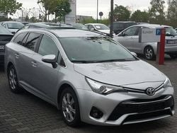 Silber Gebraucht 2015 Toyota Avensis Kombi | 15.000 € (Teuer)