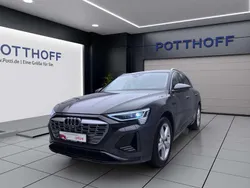 Grau Gebraucht 2024 Audi Q8 e-tron S-Line SUV | 58.750 € (Etwas zu teuer)