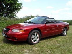 Rot Gebraucht 2000 Chrysler Stratus Cabrio | 4.200 €