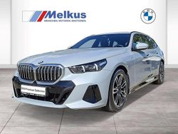 Grau Gebraucht 2024 BMW 520 Comfort Edition Kombi | 47.470 € (Superpreis)