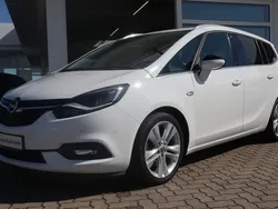 Weiß Gebraucht 2018 Opel Zafira Tourer Van / Kleinbus | 16.790 € (Etwas zu teuer)