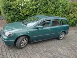 Grün Gebraucht 2003 Opel Astra Kombi | 1.900 € (Fairer Preis)
