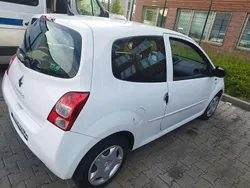 Weiß Gebraucht 2011 Renault Twingo Kleinwagen | 3.000 € (Fairer Preis)