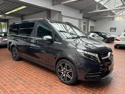 Grau Gebraucht 2019 Mercedes V250 AMG Van / Kleinbus | 49.800 € (Teuer)