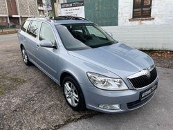 Blau Gebraucht 2011 Skoda Octavia Elegance Kombi | 7.750 € (Fairer Preis)