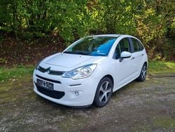 Weiß Gebraucht 2016 Citroën C3 PureTech Kleinwagen | 5.800 € (Etwas zu teuer)