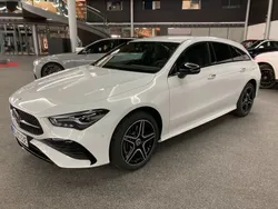 Weiß Gebraucht 2023 Mercedes CLA250e Limousine | 42.590 €