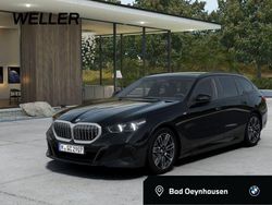 Saphirschwarz (schwarz) Neu 2025 BMW 520 M Sport Kombi | 68.907 € (Teuer)