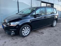 Schwarz Gebraucht 2019 VW Touran Trendline Van / Kleinbus | 12.999 € (Superpreis)