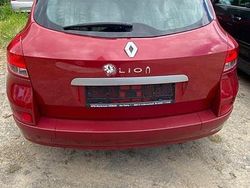 Rot Gebraucht 2009 Renault Clio II Limousine | 3.000 € (Etwas zu teuer)