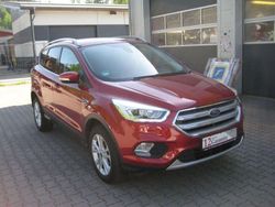 Rubyrot (metallic) Gebraucht 2017 Ford Kuga Titanium SUV | 16.000 € (Etwas zu teuer)