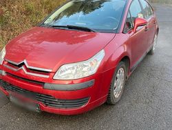 Rot Gebraucht 2004 Citroën C4 Limousine | 800 € (Guter Preis)