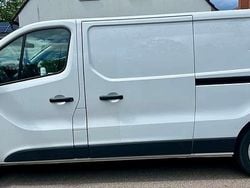 Weiß Gebraucht 2019 Renault Trafic Komfort Van / Kleinbus | 6.600 € (Fairer Preis)