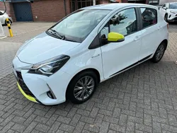 Weiß Gebraucht 2017 Toyota Yaris Hybrid Team Limousine | 11.250 € (Guter Preis)