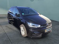 Schwarz Gebraucht 2024 VW Touran R-line Van / Kleinbus | 43.790 € (Teuer)