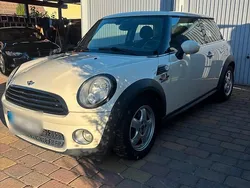 Weiß Gebraucht 2010 Mini One D Kleinwagen | 2.999 €